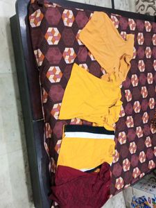 4 Tshirt Deal (Medium Size/Large Size)