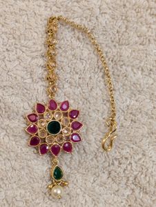 Delicate Flower Maangtikka