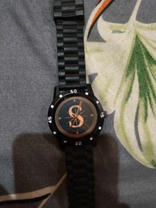 Stylish Black Wristwatch