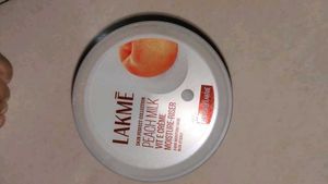Lakme Peach Milk Moisturizer