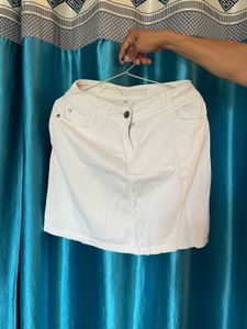 Basic One White Skirt