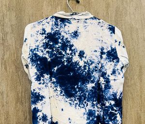 Blue &amp; White Tie-Dye Short Kurti – Button Front