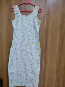 Sleeveless Long Kurta