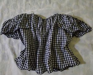 Gingham-style Off-shoulder Top🖤