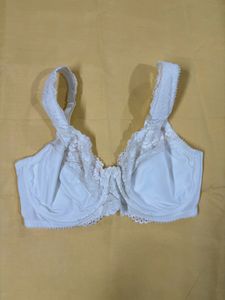 WHITE BRA NEW