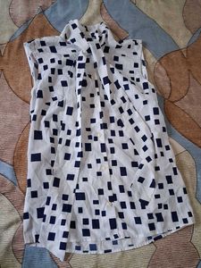 Square Pattern White Top