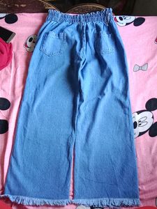 Straight Jeans With Distressed Edges