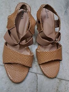 Queen's Heels