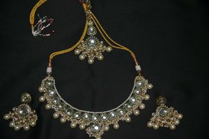 Kundan Jewellery Set