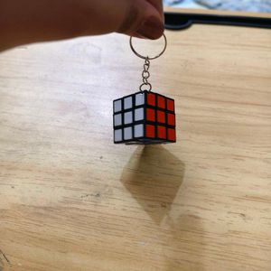Mini Rubik’s Cube Keychain-Fun & Functional!