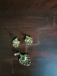 AD Stone Pendant With Earrings