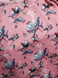 Floral Print Top - Casual & Stylish