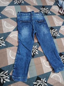Stylish Blue Denim Capri