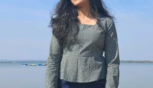 Peplum Top SIZE M-L