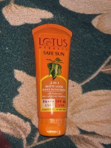 Lotus Herbals Safe Sun SPF 40
