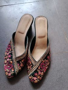 V Walk Floral Block Heel - Ethnic