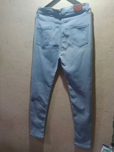 Light Wash High-Waisted Jeans