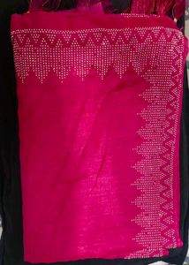Magenta saree with blouse piece