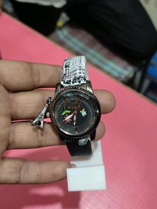 Women Watch / Girls Watch