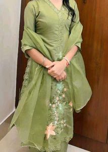 Green Punjabi Suit...Just Lokks Like A Woww💐💚🪬