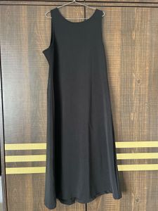 Chic Black Sleeveless Dress
