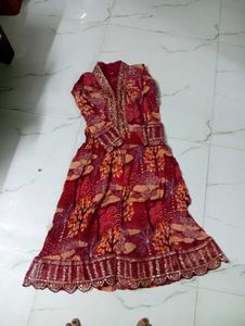 Red &amp; Gold Embellished Salwar Kameez