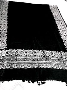 Black Kurti Stoll And Saree