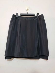 Chic Black Skirt