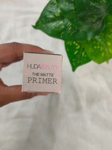 Huda Beauty the Matte Primer