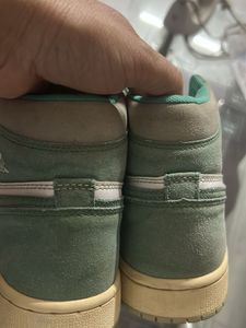 NIKE JORDAN