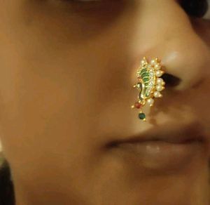 Peacock Nose Pin