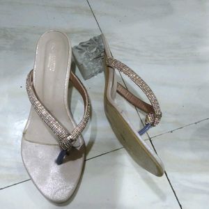 Scandel With Mirror Heels