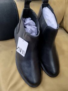 Zara Black Leather Chelsea Boots(Size7,8,9)