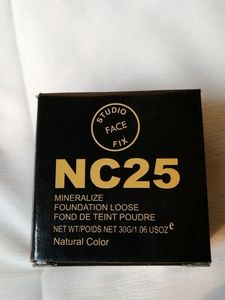 Studio Face Fix NC25 Mineralize Loose Powder