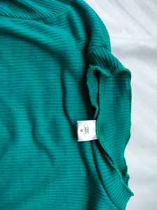 Green Long Sleeve Top