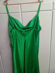 ZARA Green Satin Party  Drees