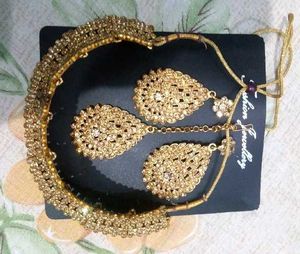 Elegant Gold-Tone Jewelry Set