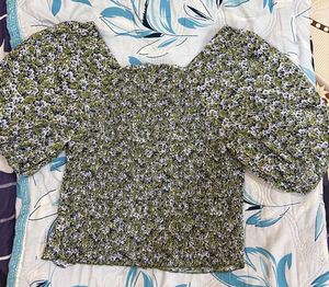 Floral Puff Sleeve Top