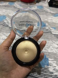 Miss Claire Baked Highlighter