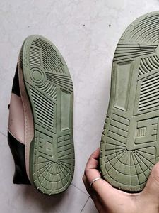 Sports Shoes