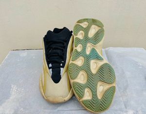 Adidas Yezzy 700 V3 Unisex Imported Shoes Available