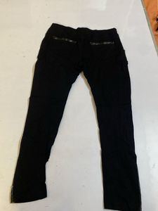 Ripped Black Jegging
