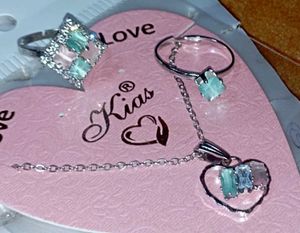 Very Beautiful 1 Pendal♥️ Shape 2 , Ring