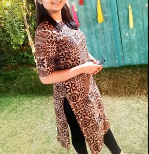 Abstract Patterned Brown Top🤎