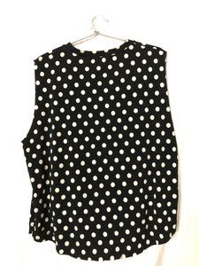 Black Sleeveless Top