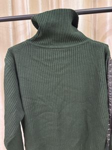 Ribbed Turtle Neck Pullover Sweater
