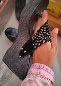 Elegant Black wedges