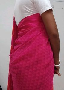 Pink Geometric Print Saree
