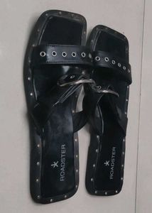 Roadster Black Embellished Sandals