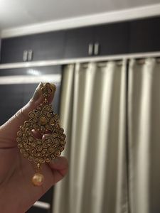 4 Earring Sets, One With Maang Tika